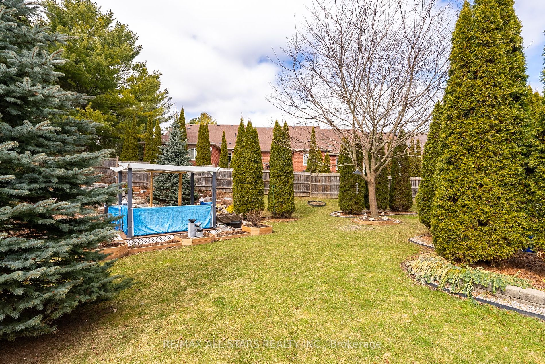 21 Meadow's End Cres