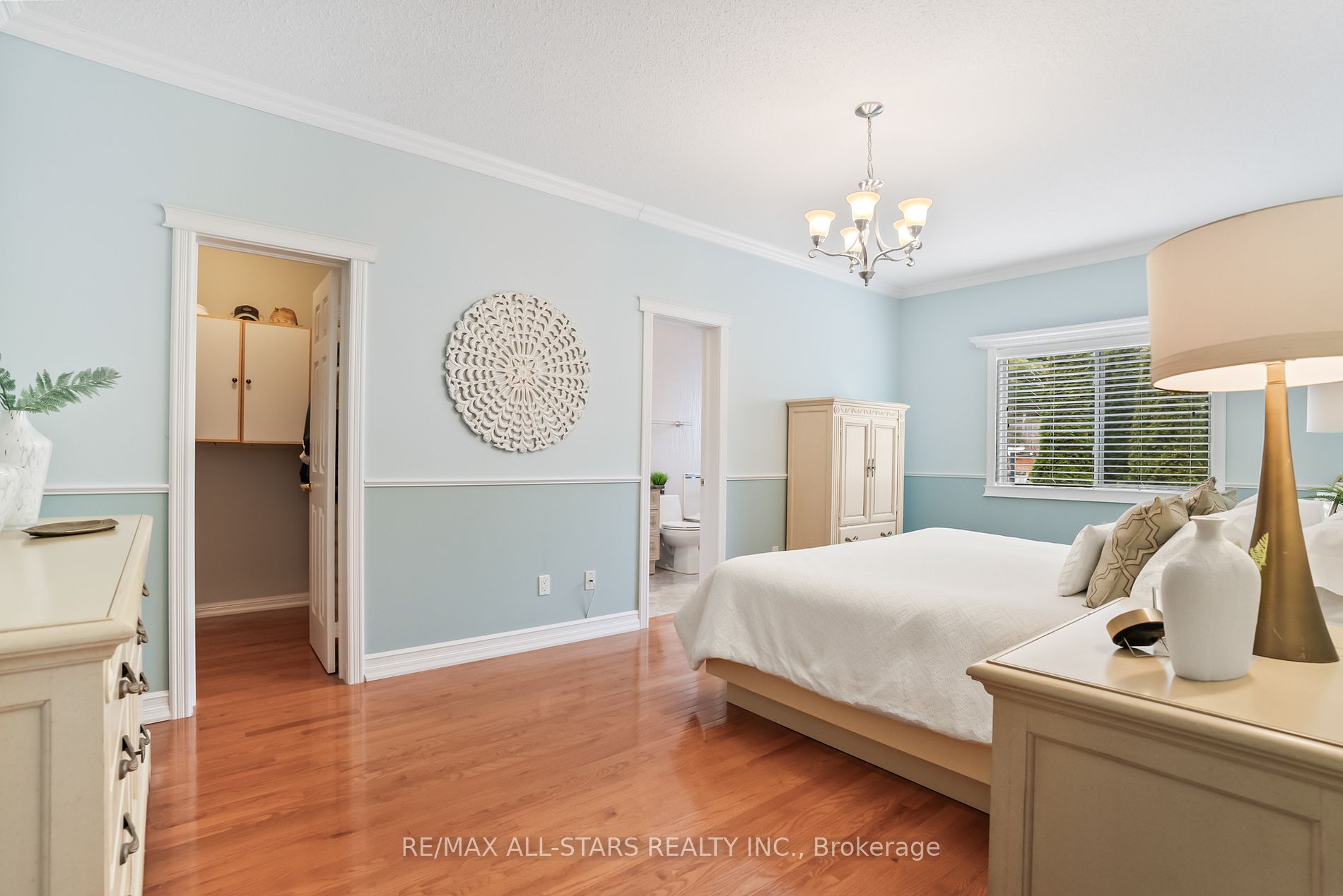 21 Meadow's End Cres