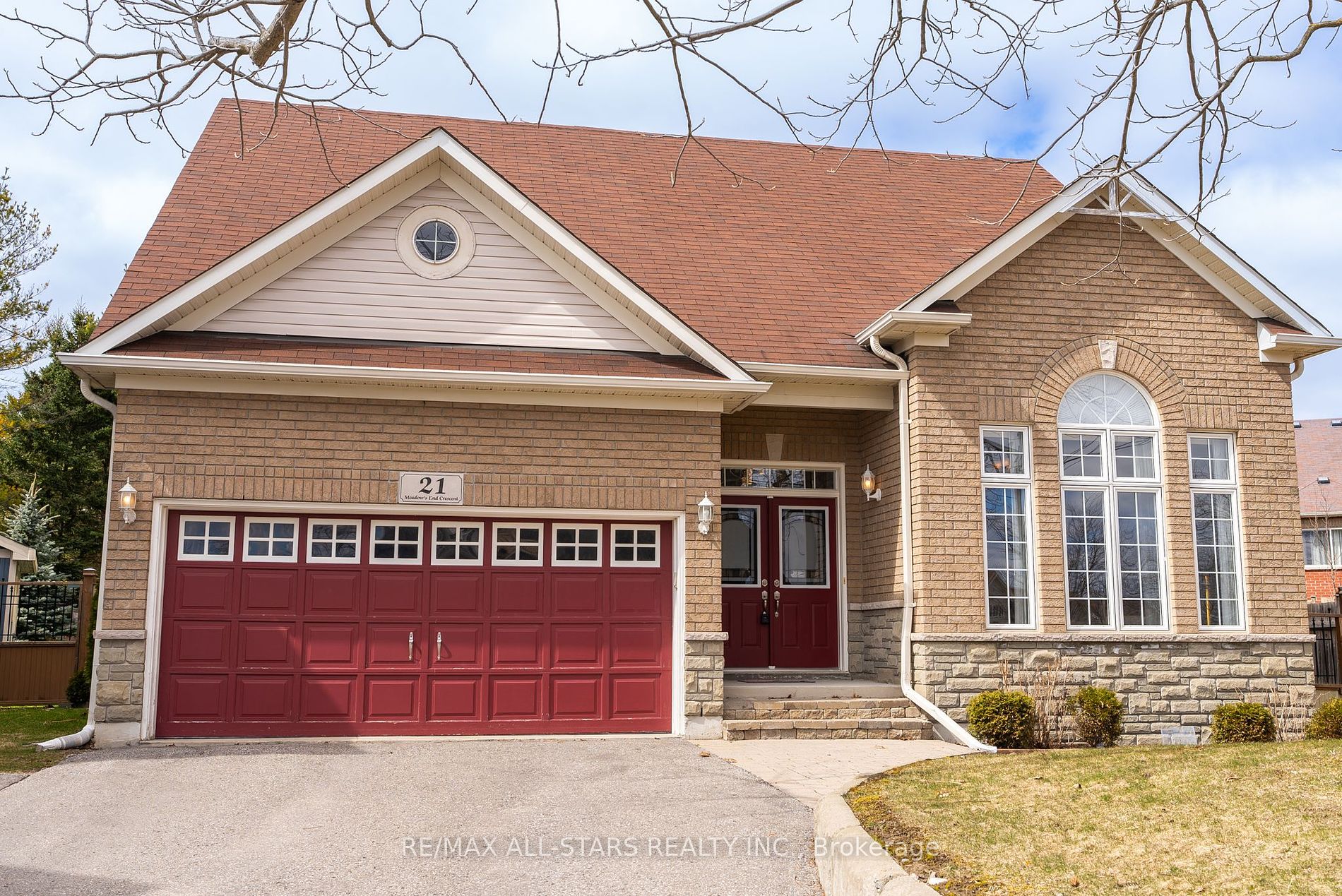 21 Meadow's End Cres