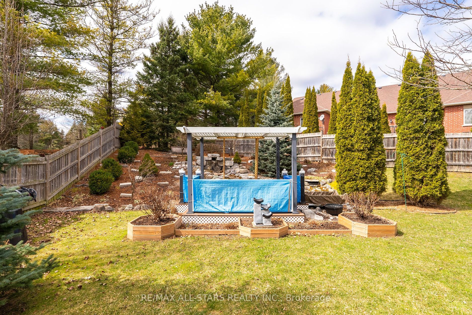 21 Meadow's End Cres