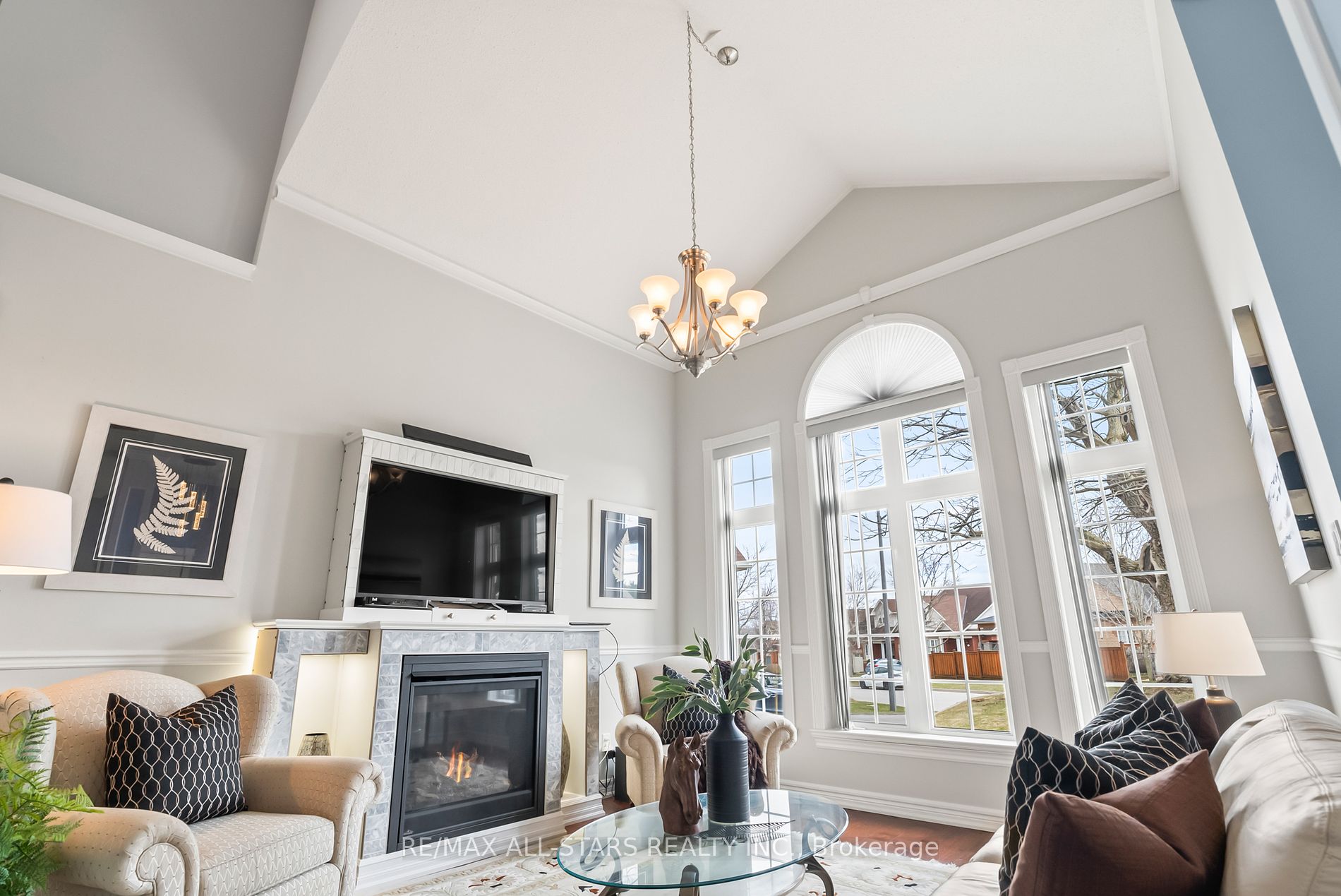21 Meadow's End Cres