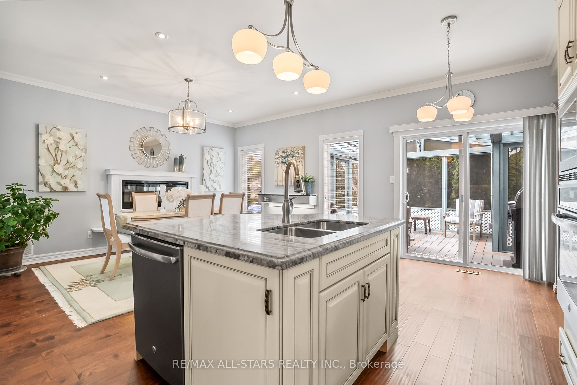 21 Meadow's End Cres