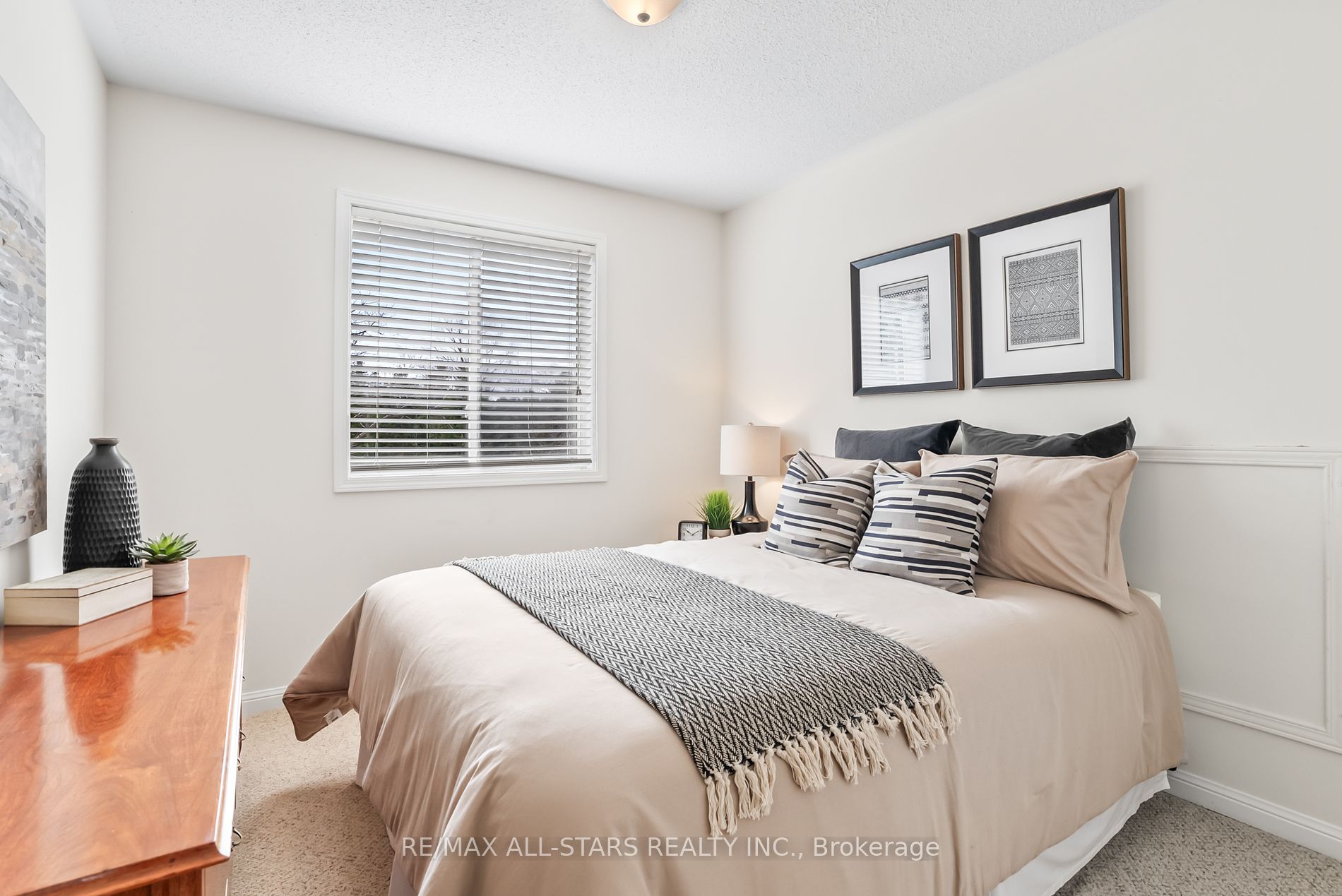21 Meadow's End Cres