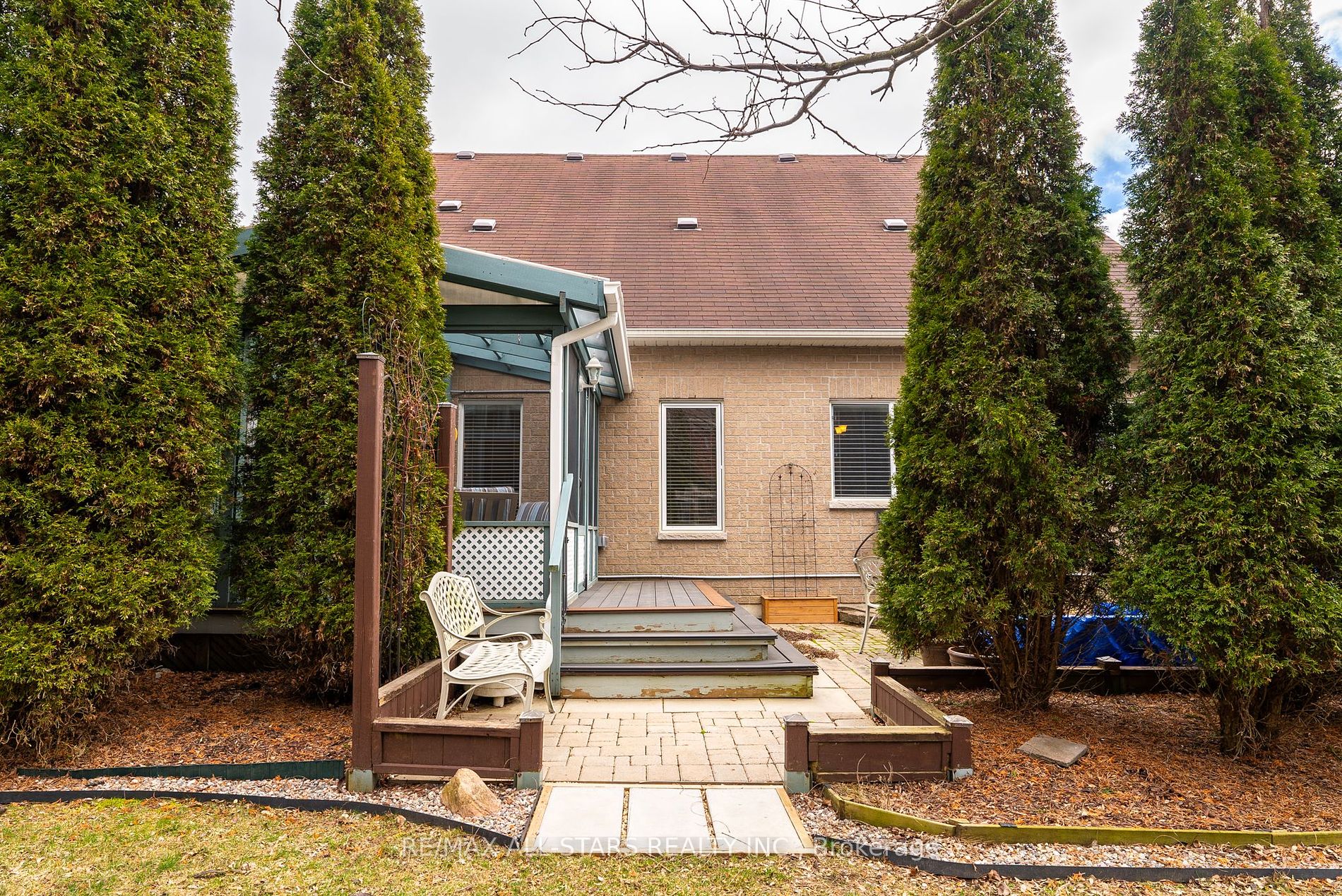 21 Meadow's End Cres