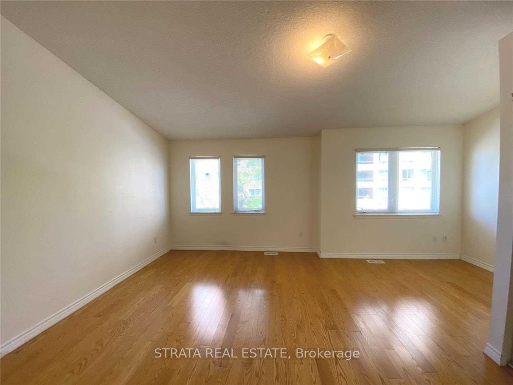 900 Steeles Avenue W #714