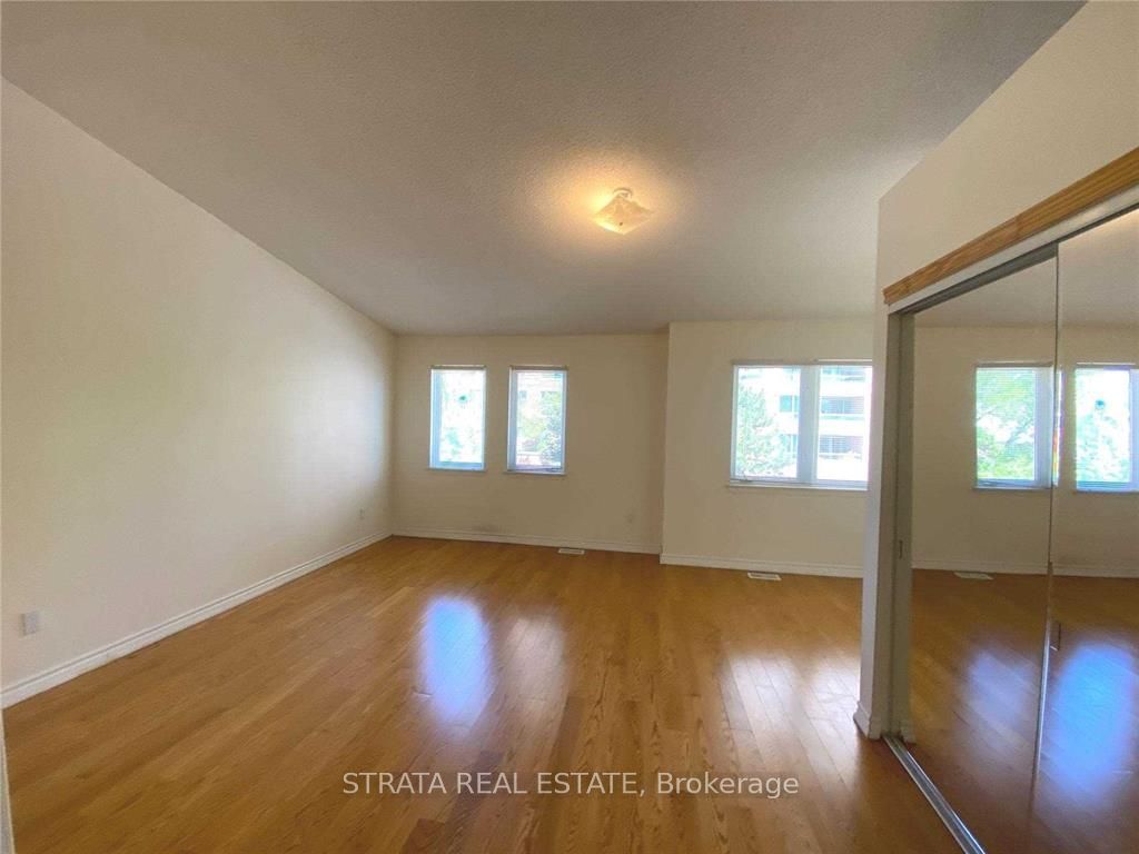 900 Steeles Avenue W #714