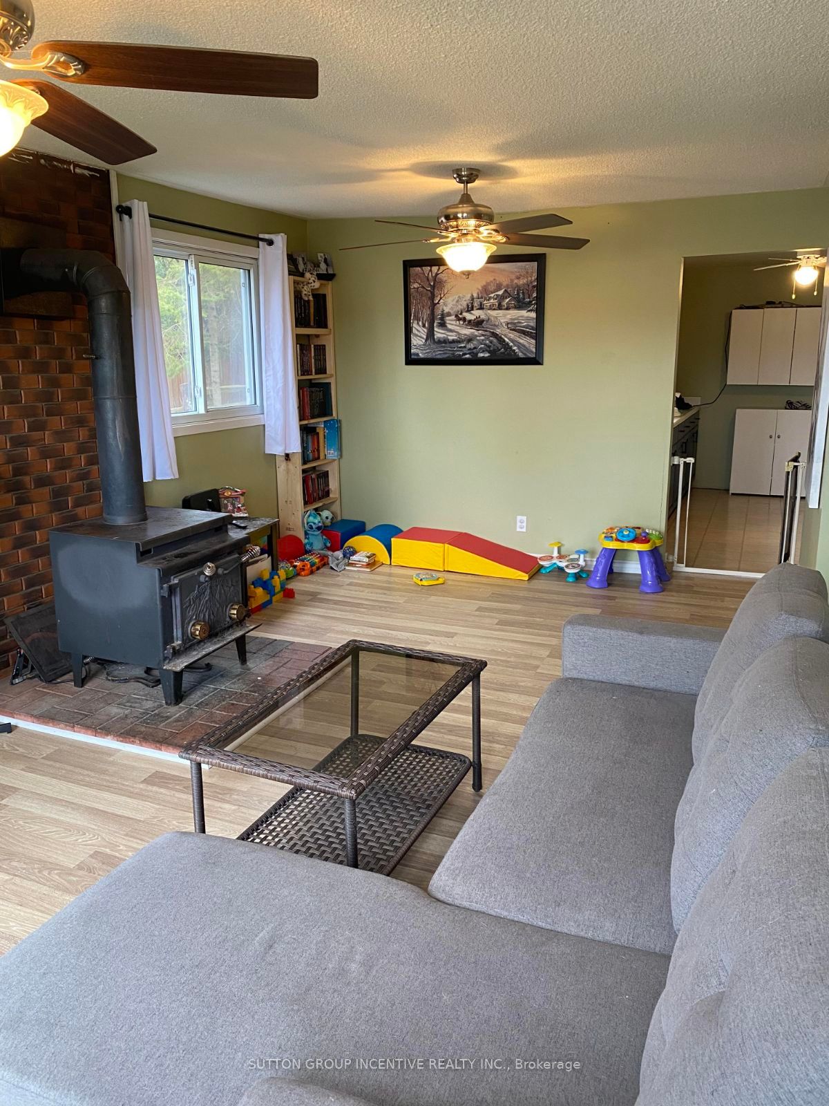 2100 Killarney Beach Road