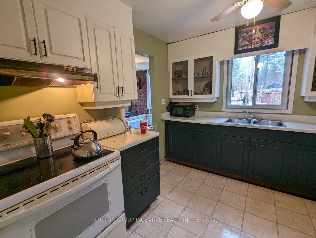 2100 Killarney Beach Road
