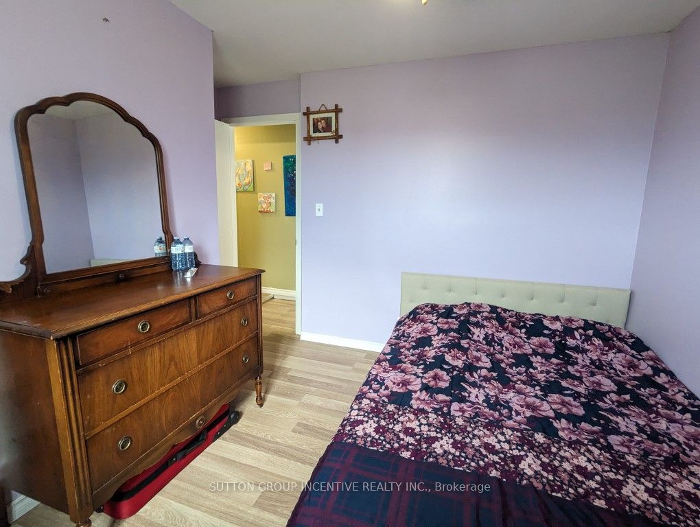 2100 Killarney Beach Road