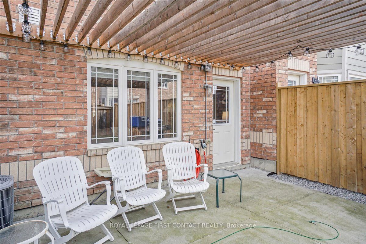 1282 Coleman Crescent
