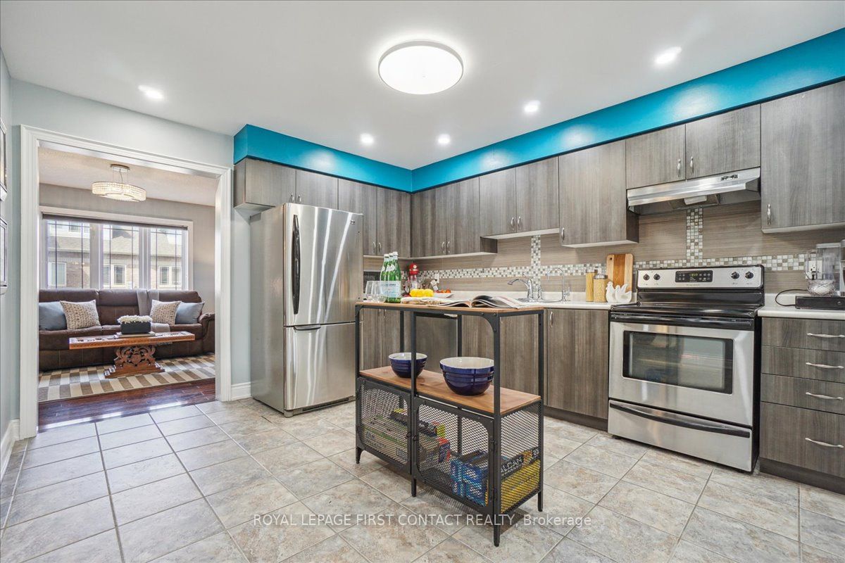1282 Coleman Crescent