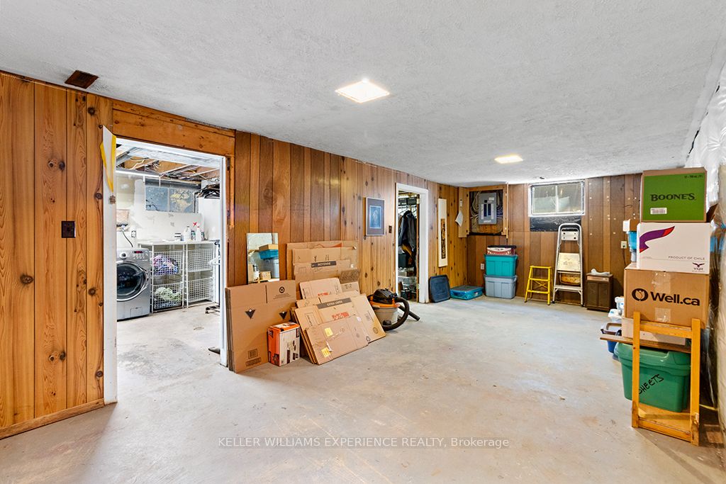 2144 Killarney Beach Road