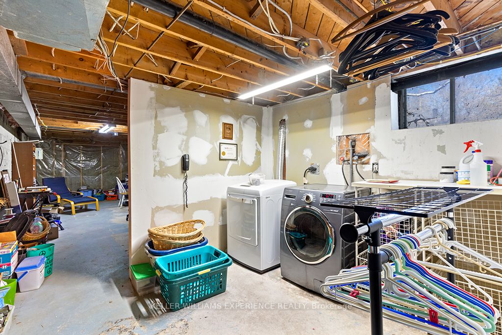 2144 Killarney Beach Road