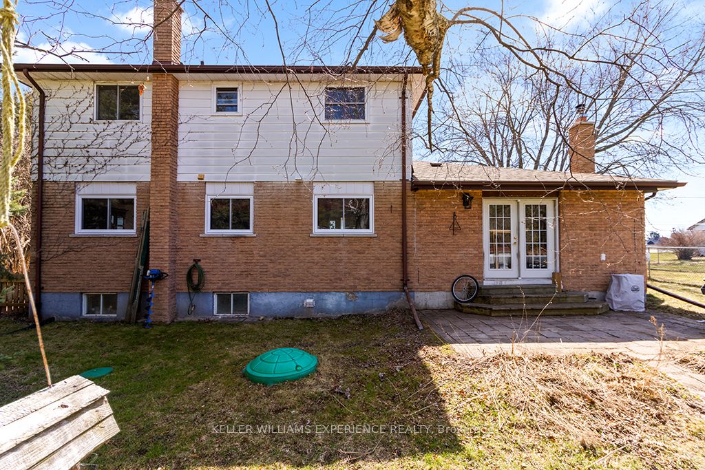 2144 Killarney Beach Road
