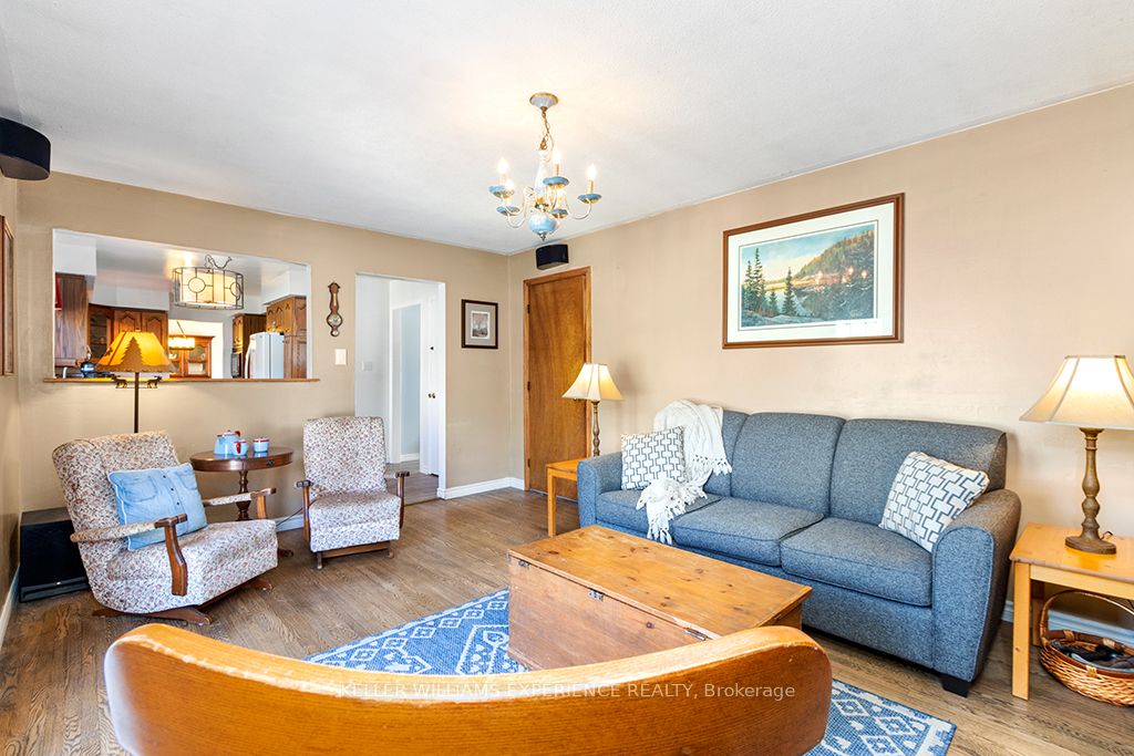 2144 Killarney Beach Road