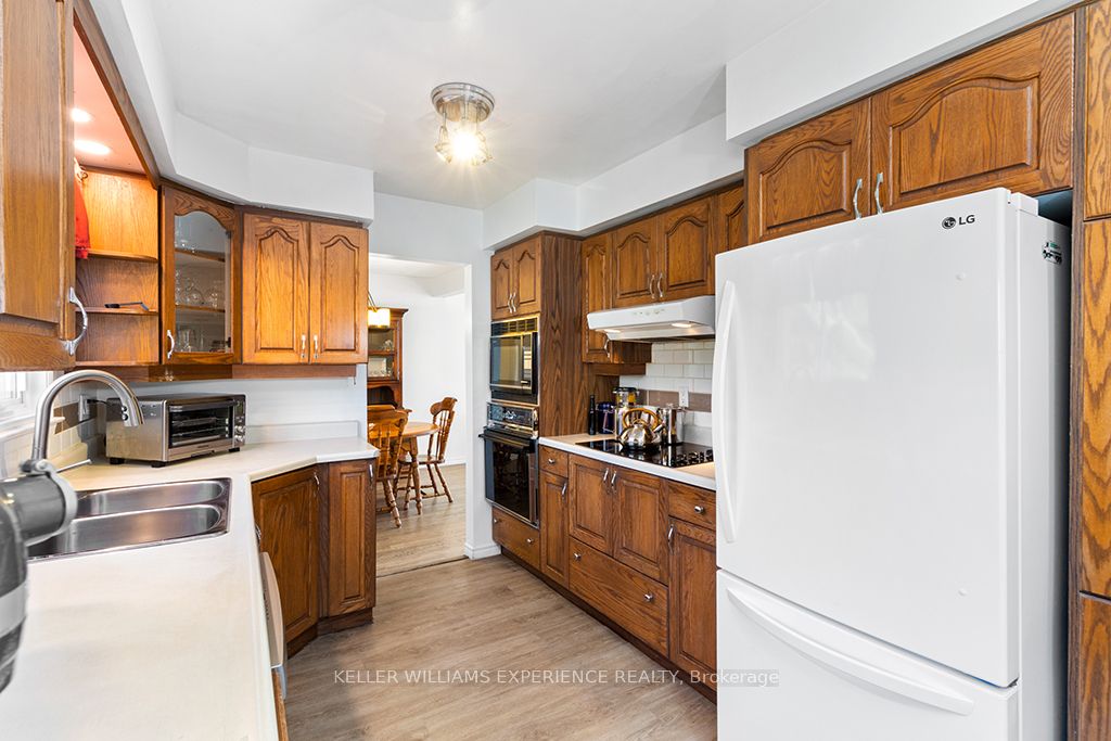 2144 Killarney Beach Road