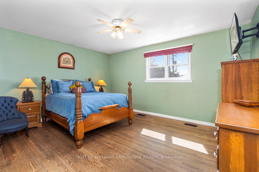 2144 Killarney Beach Road