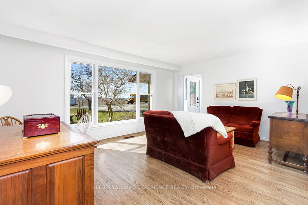 2144 Killarney Beach Road