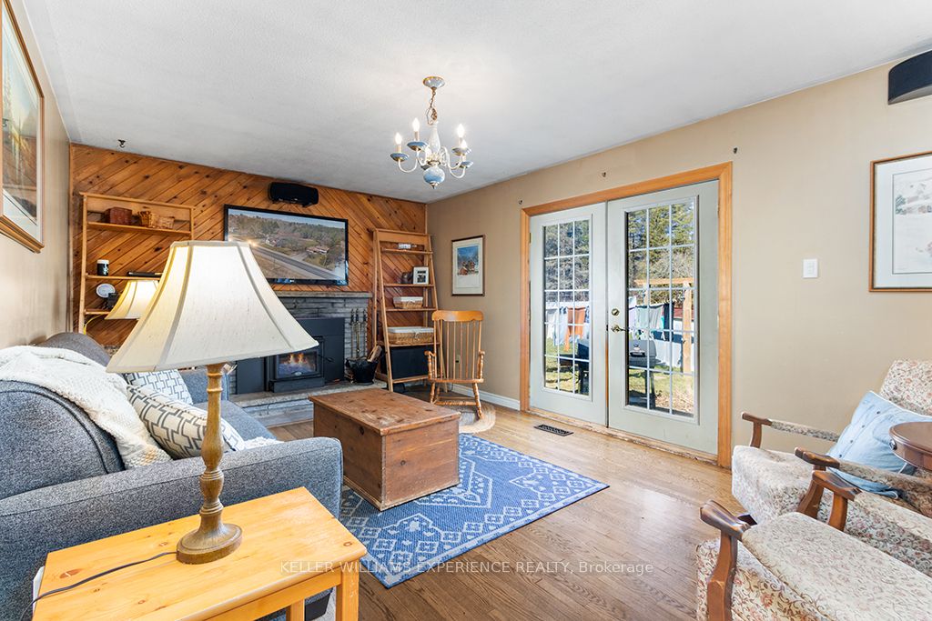 2144 Killarney Beach Road