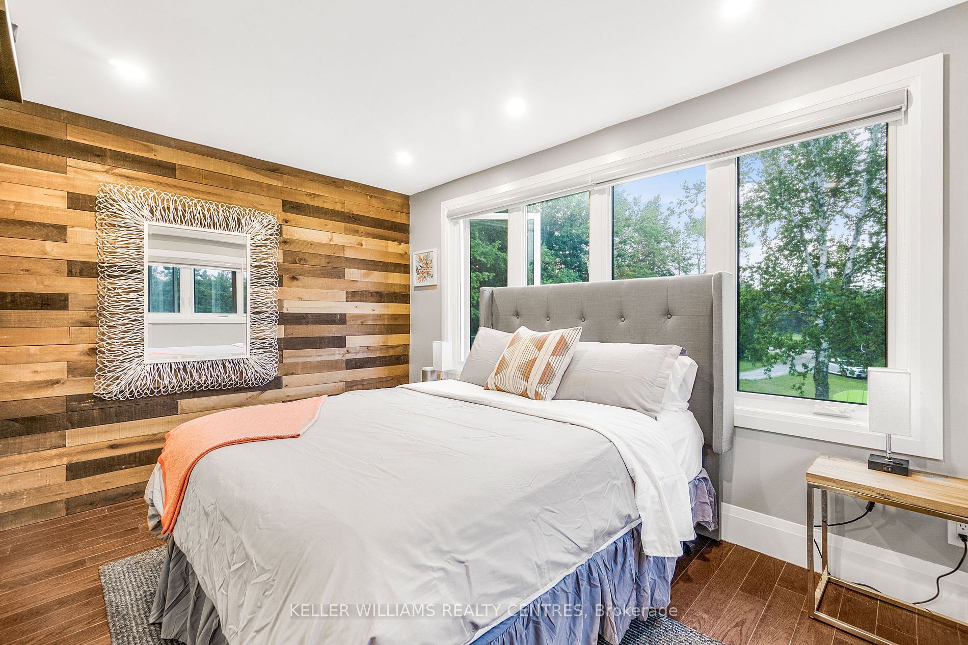 3433 Mount Albert Road