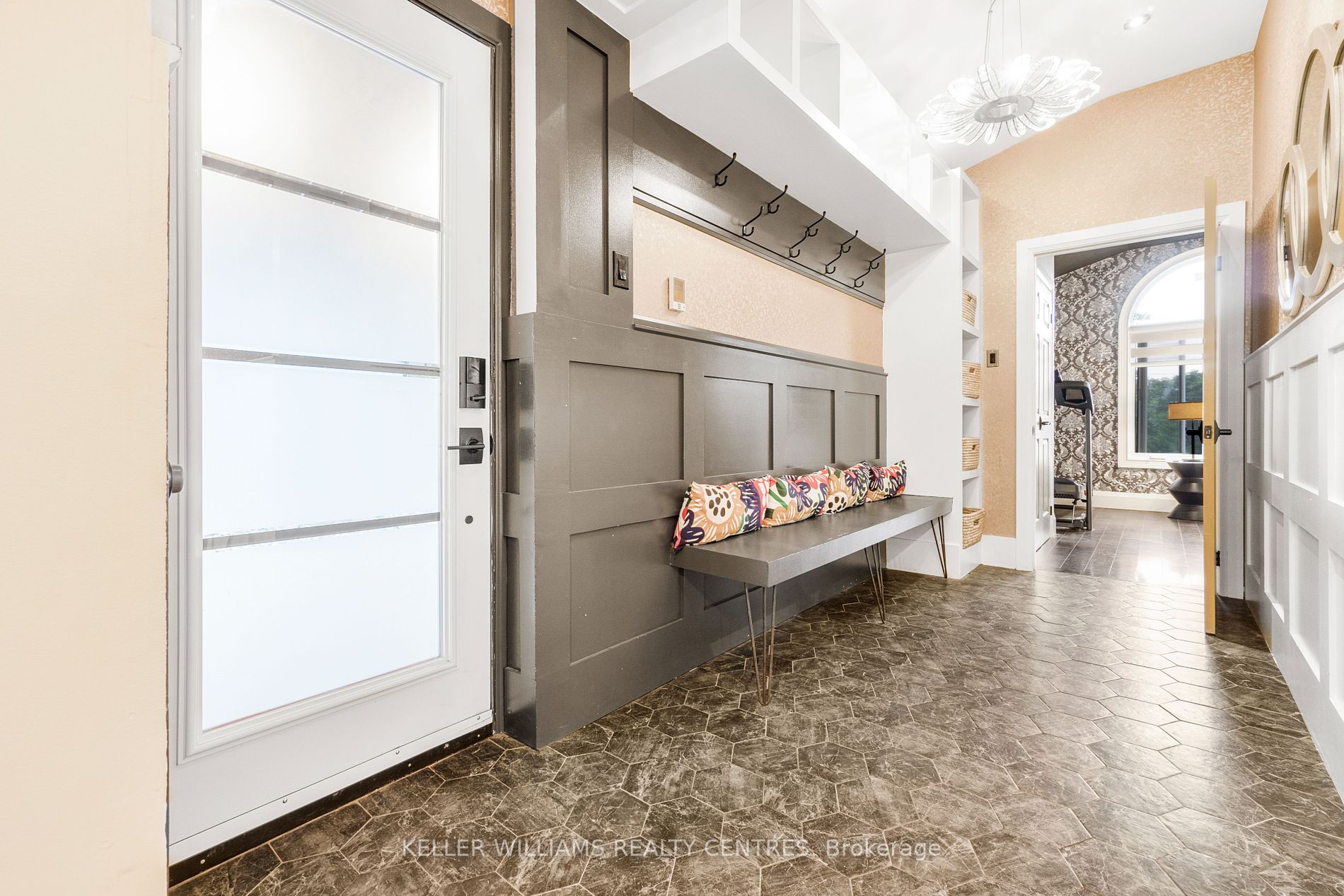 3433 Mount Albert Road