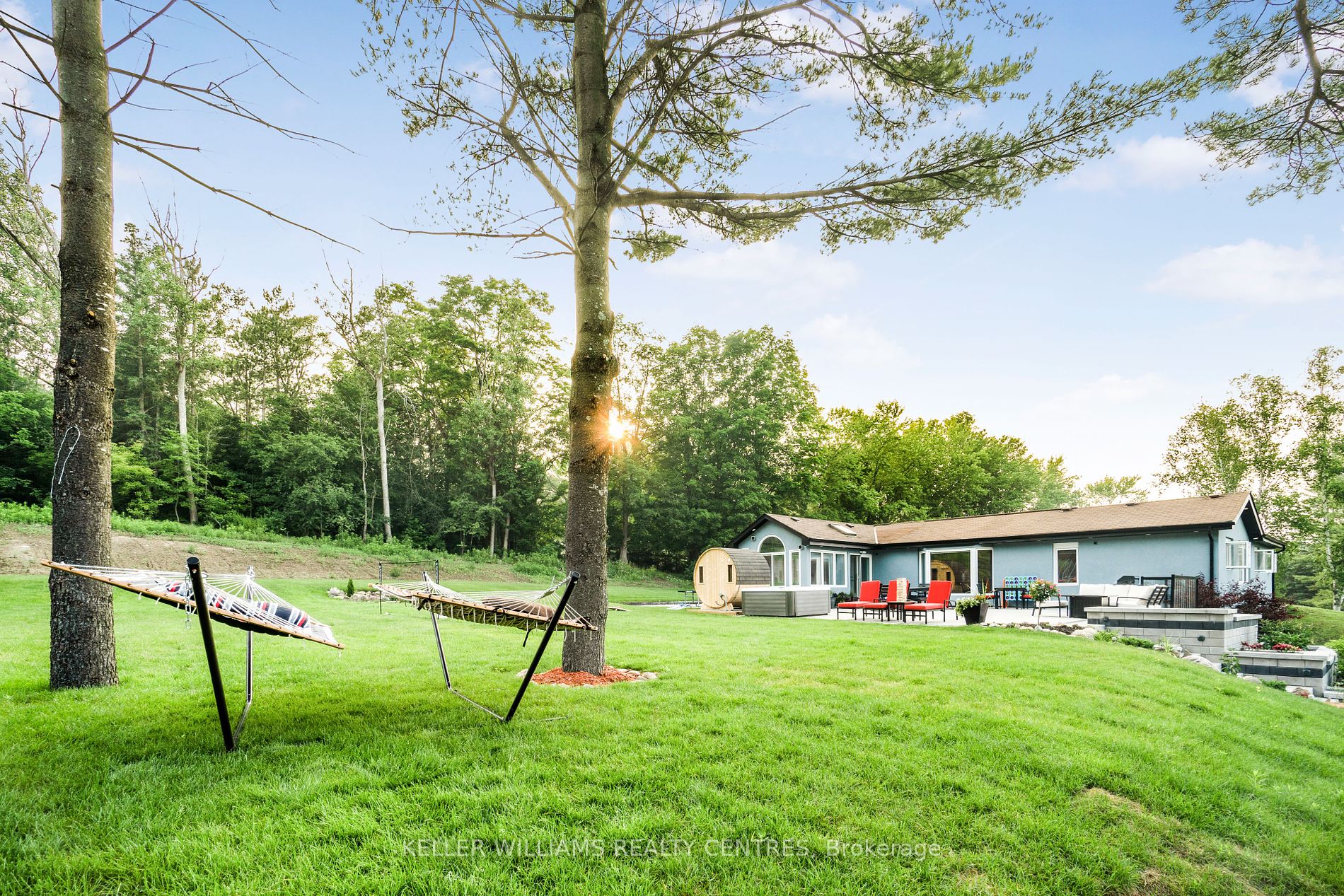 3433 Mount Albert Road