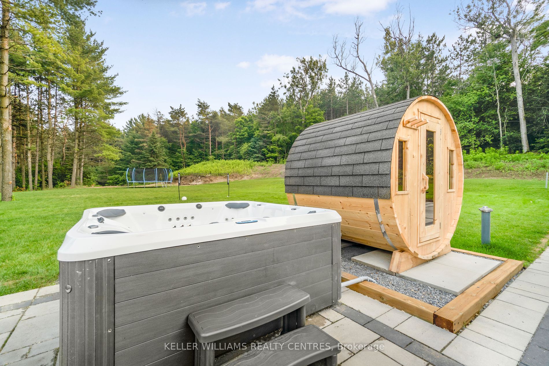 3433 Mount Albert Road