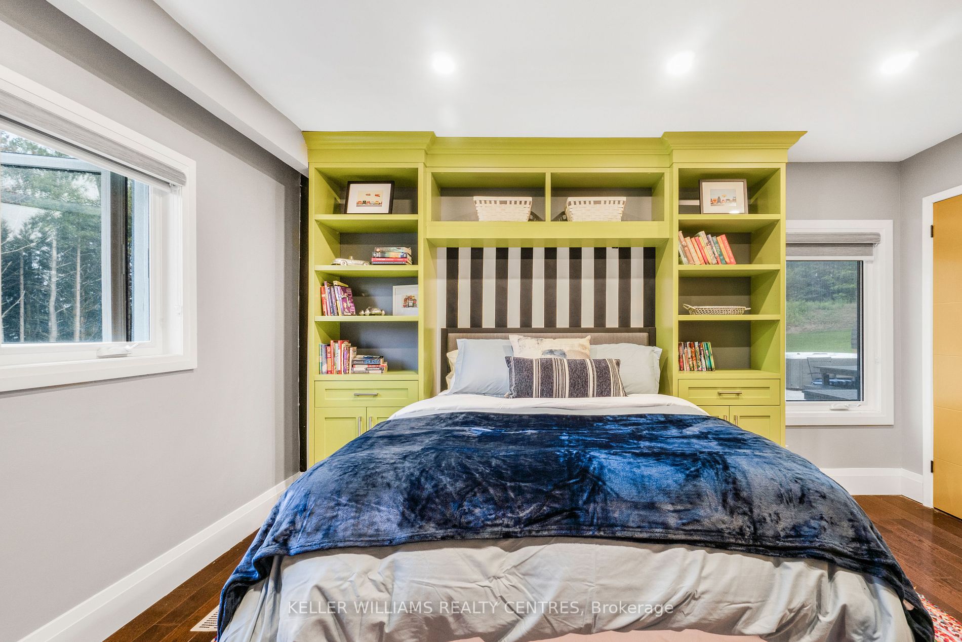 3433 Mount Albert Road