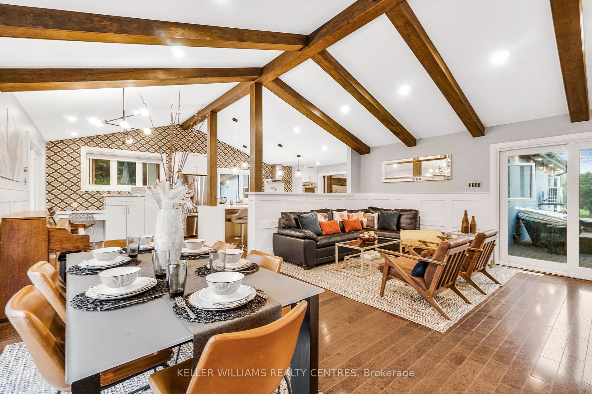 3433 Mount Albert Road