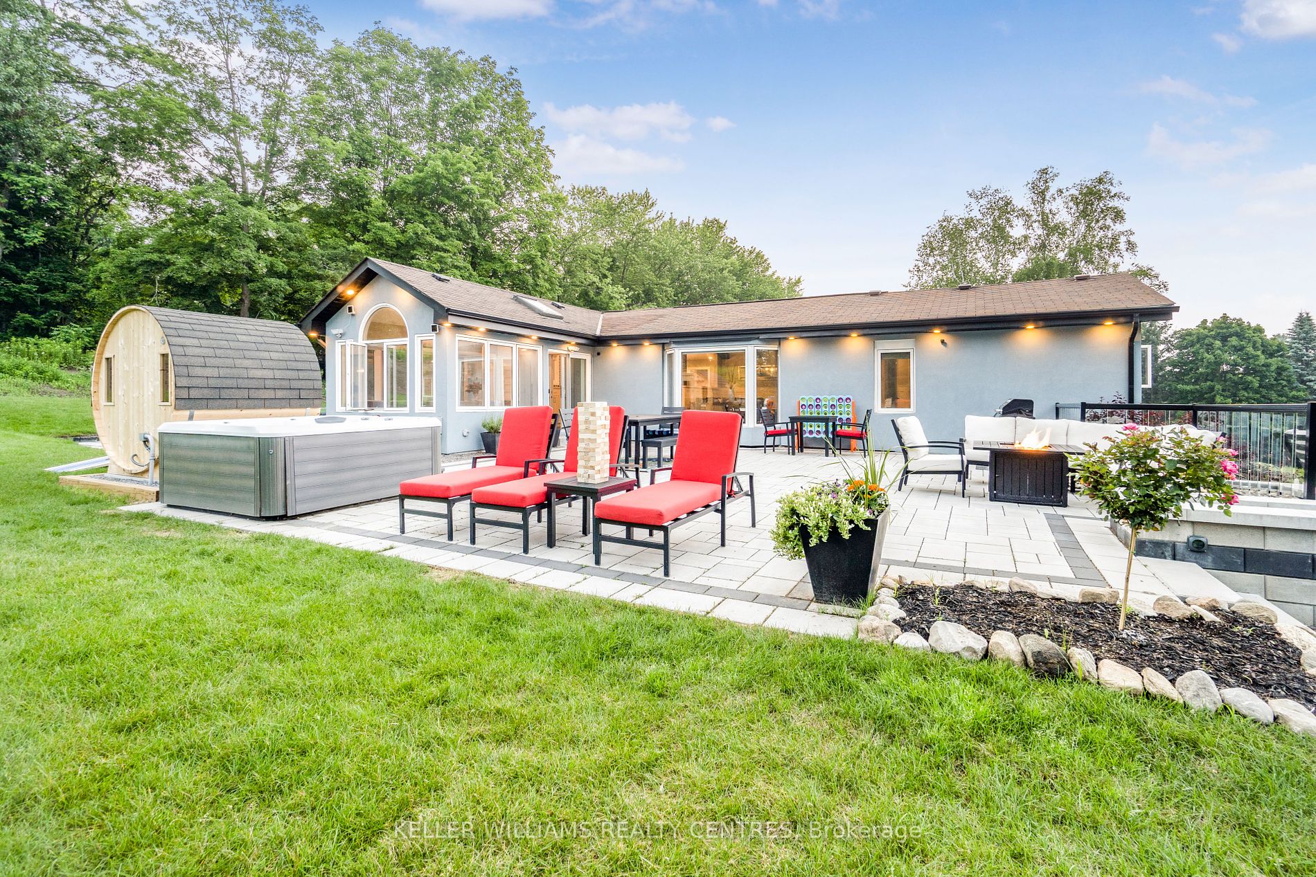 3433 Mount Albert Road