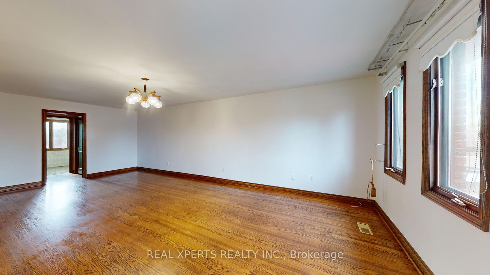 157 Jeanne Dr