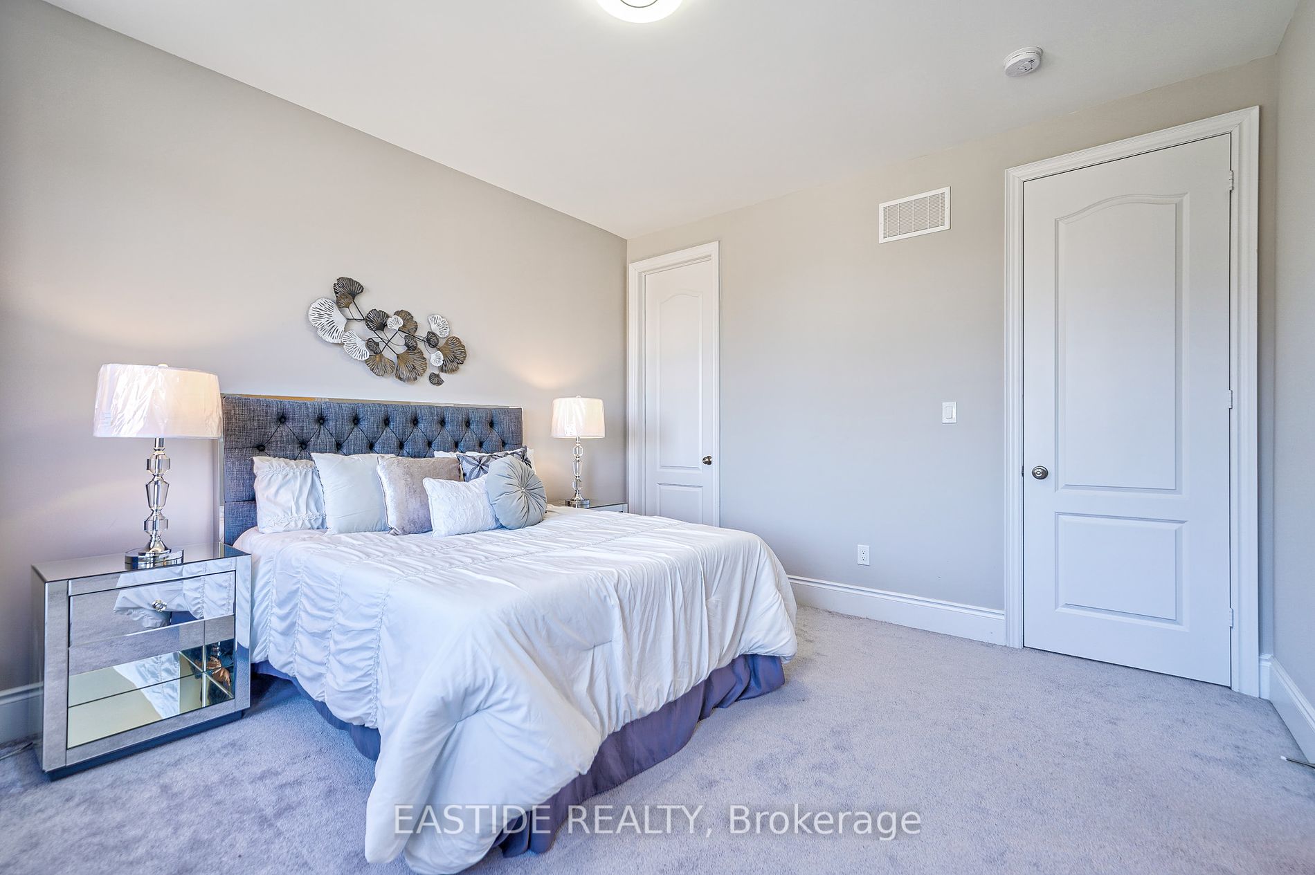 52 Ken Sinclair Cres