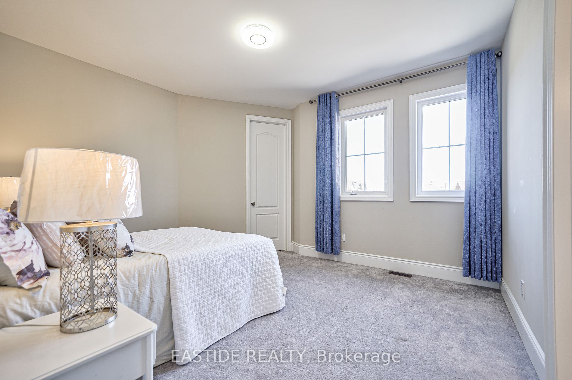 52 Ken Sinclair Cres