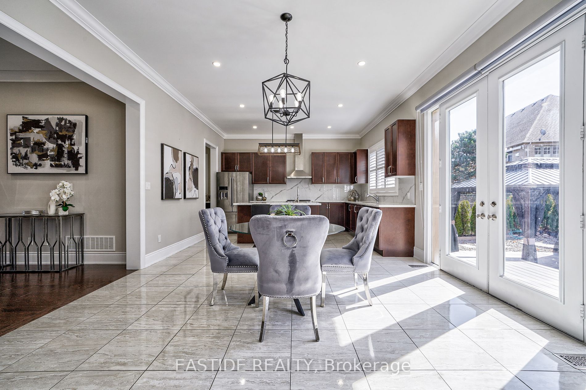 52 Ken Sinclair Cres