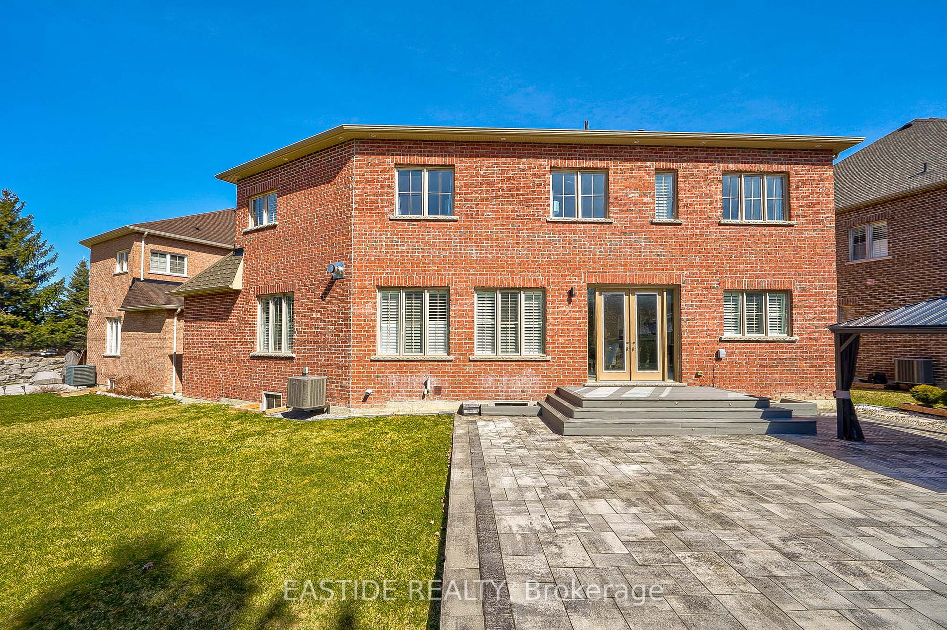 52 Ken Sinclair Cres