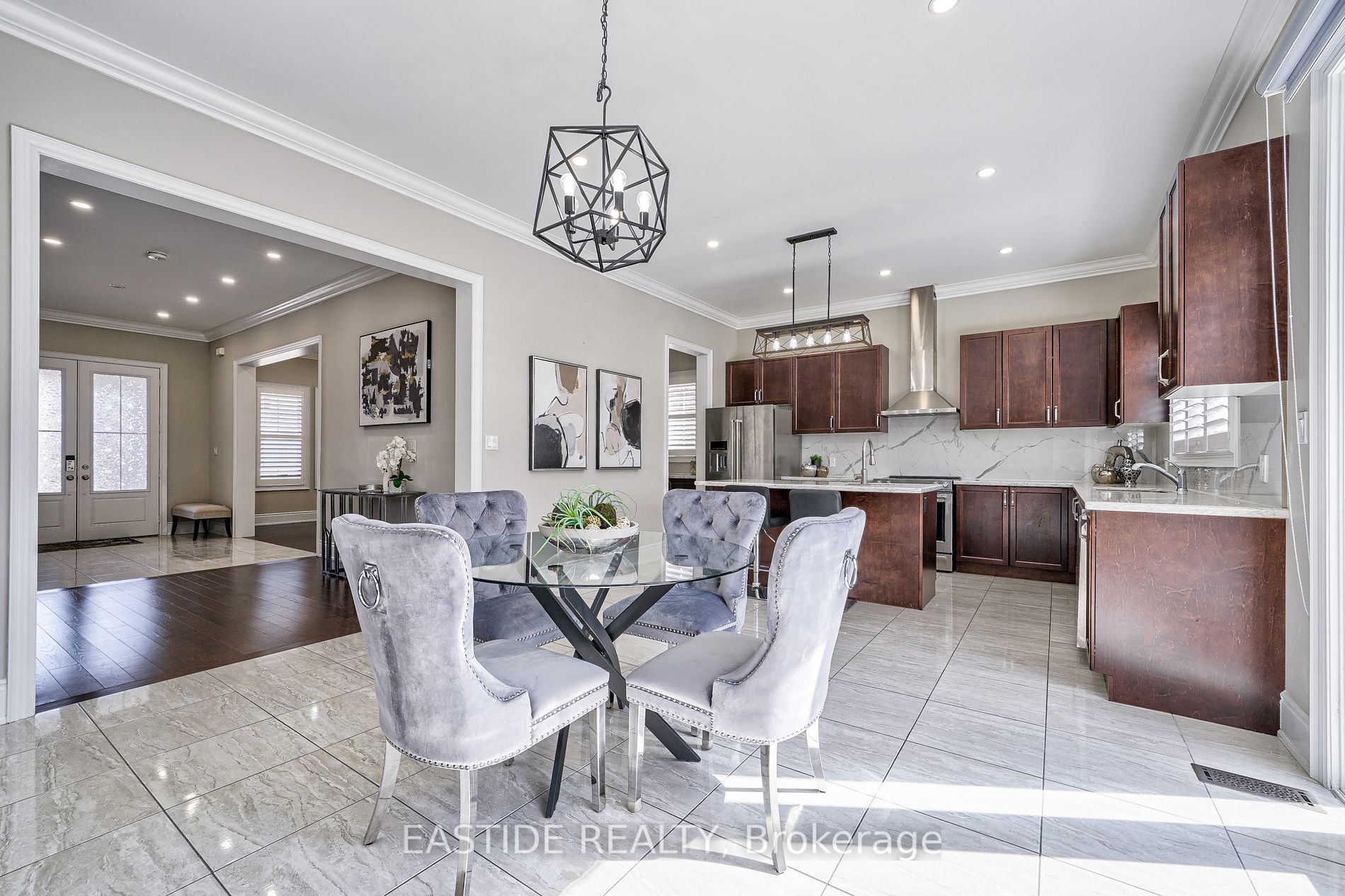 52 Ken Sinclair Cres