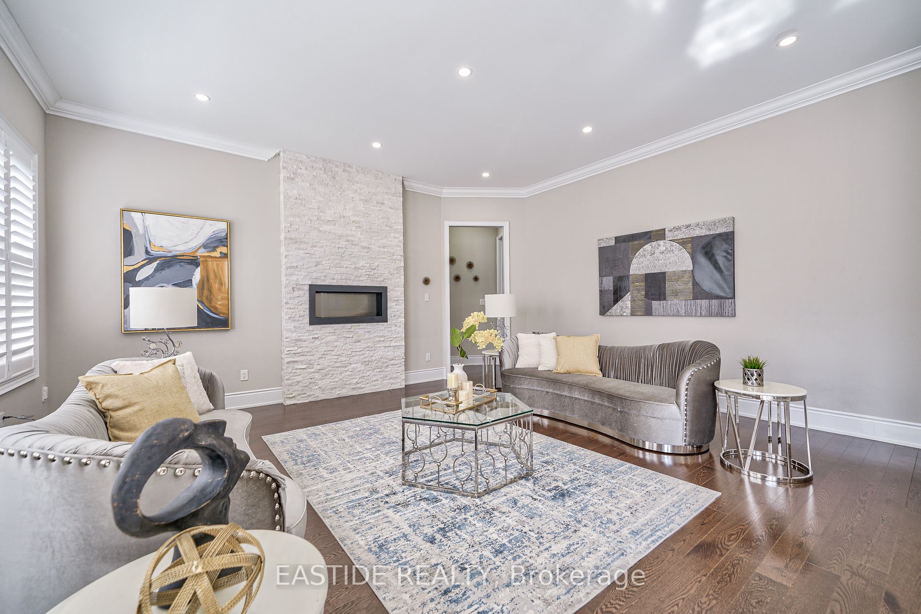 52 Ken Sinclair Cres
