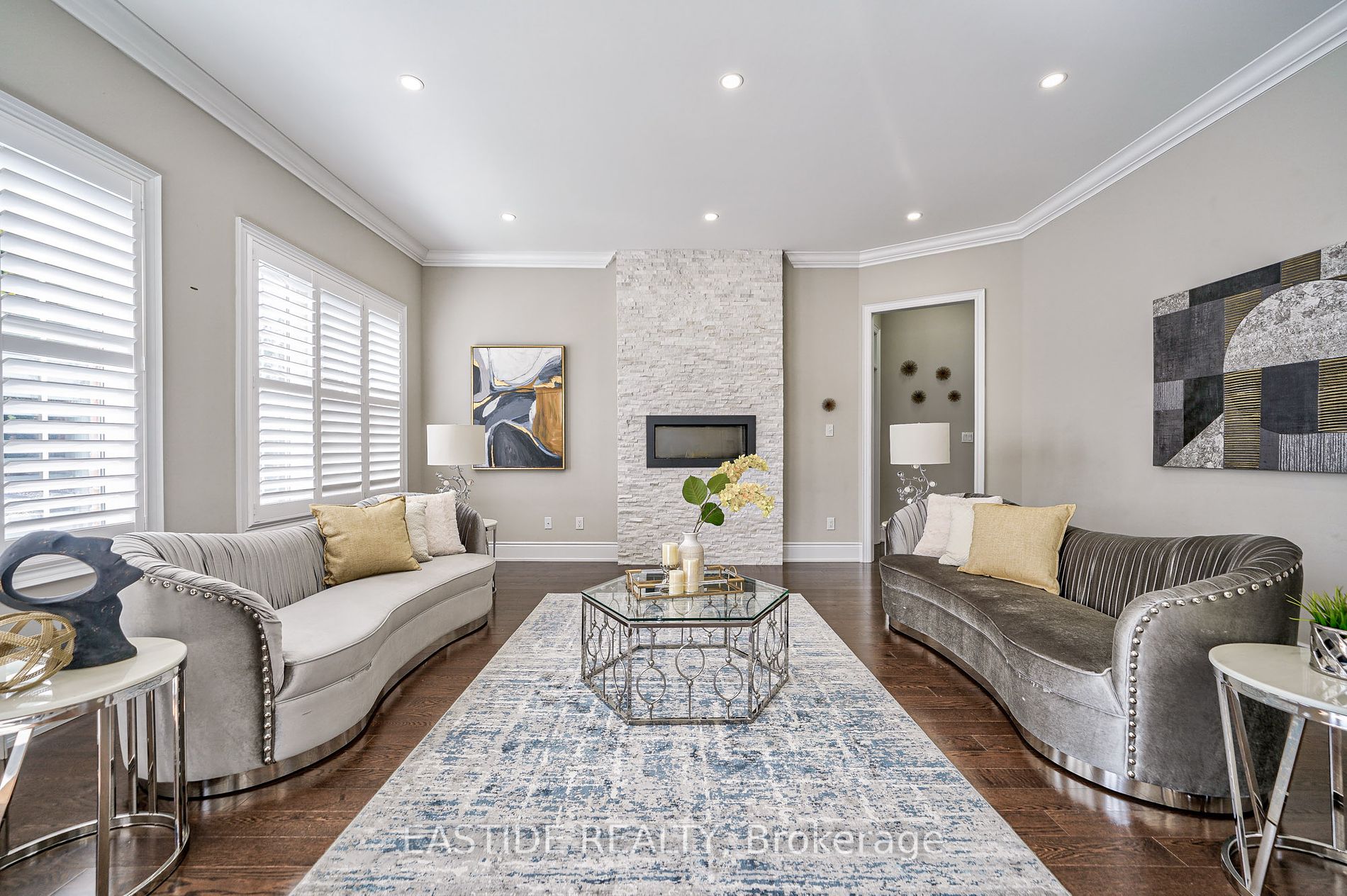52 Ken Sinclair Cres
