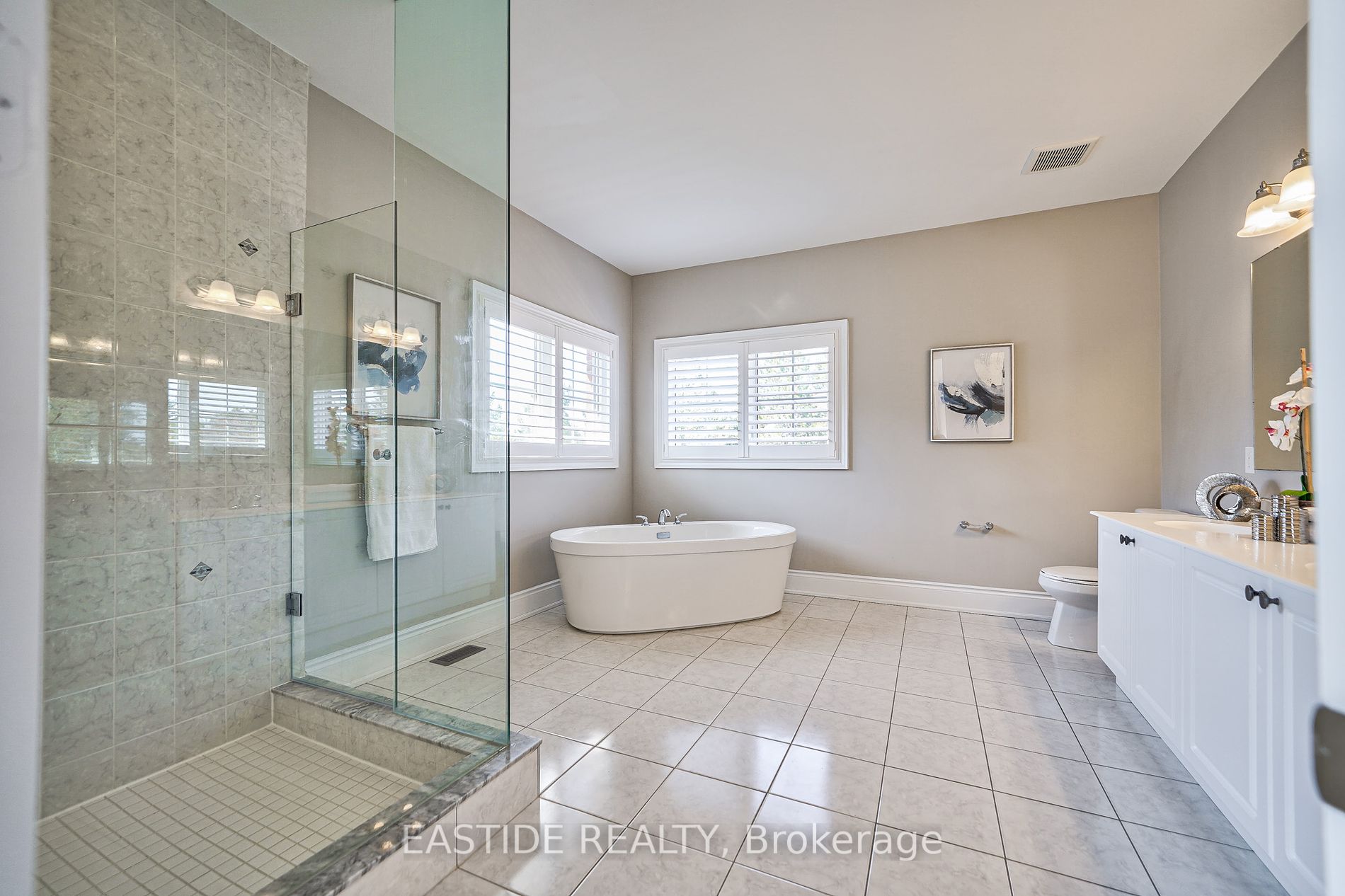 52 Ken Sinclair Cres