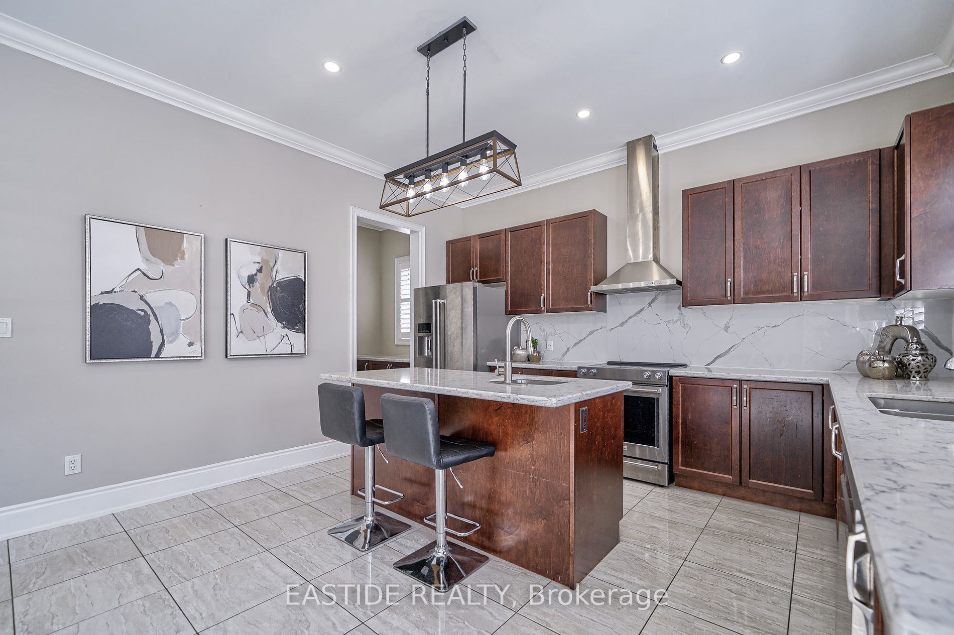 52 Ken Sinclair Cres