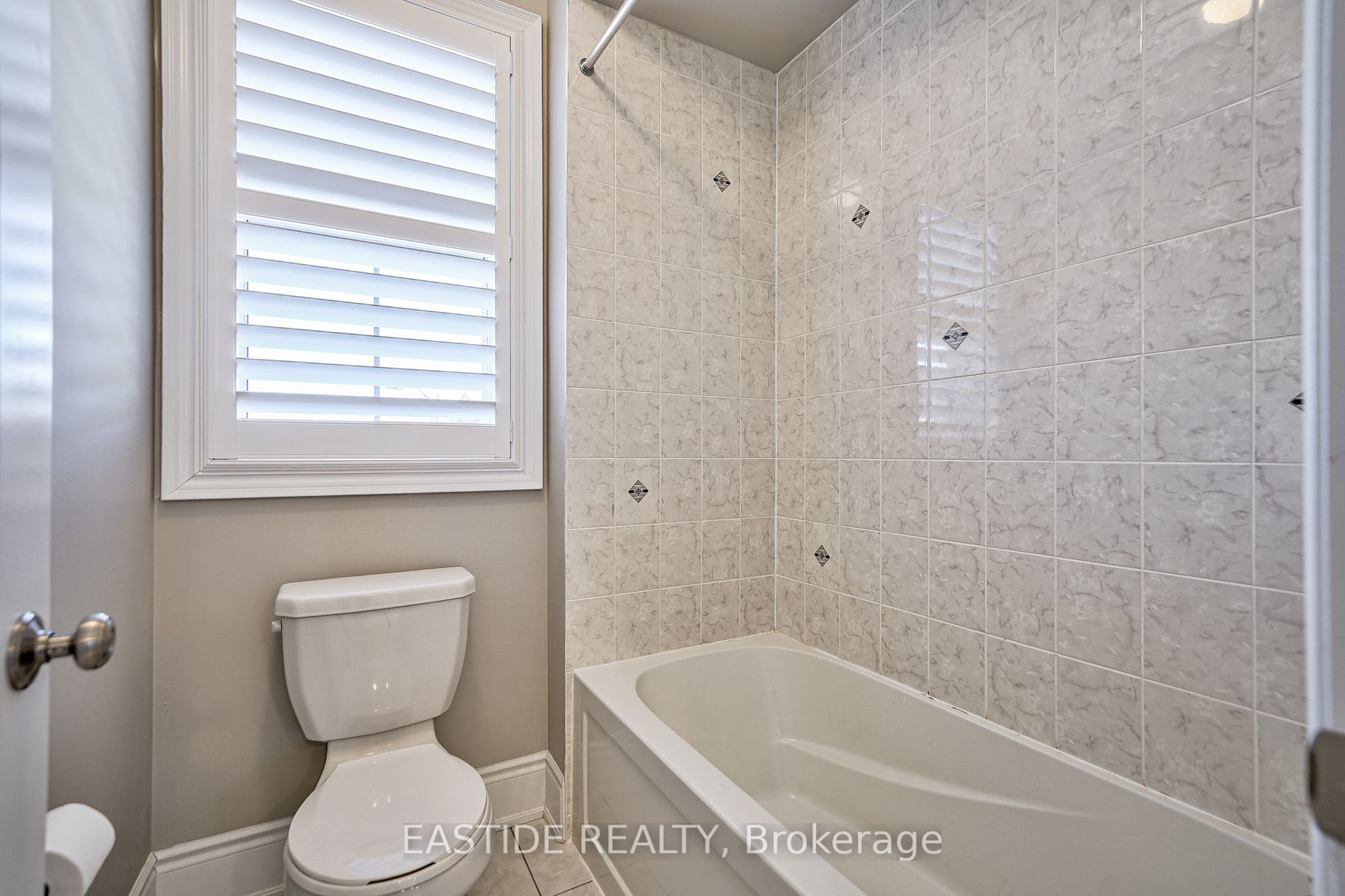 52 Ken Sinclair Cres