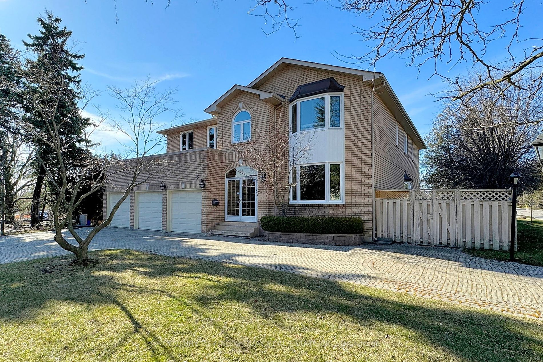 8 Wildrose Crescent