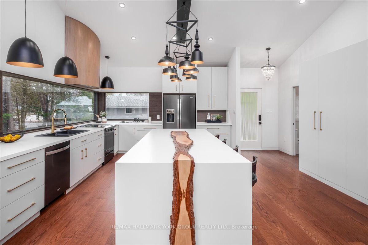 500 Mapleview Drive E