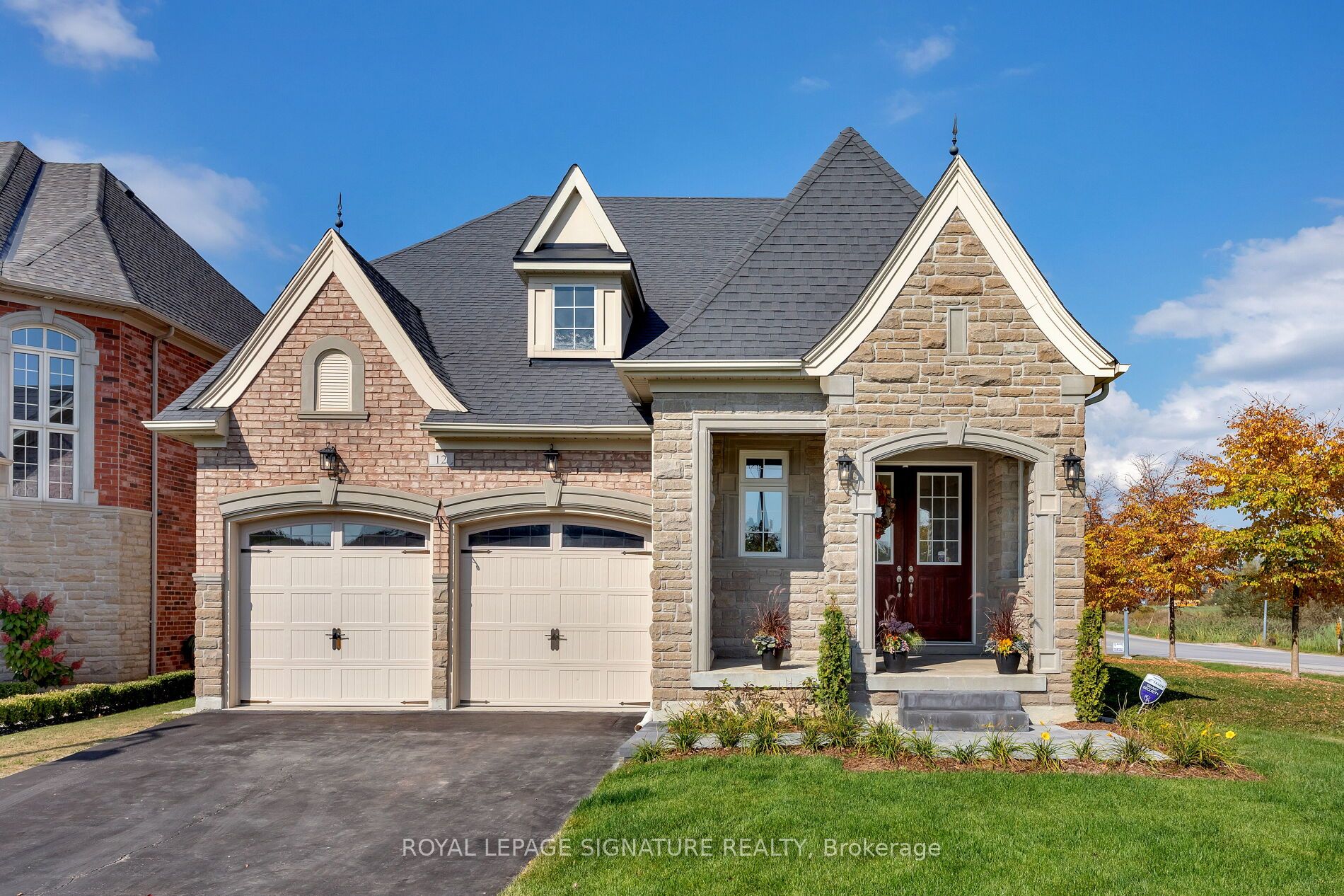 12 Valley Point Crescent