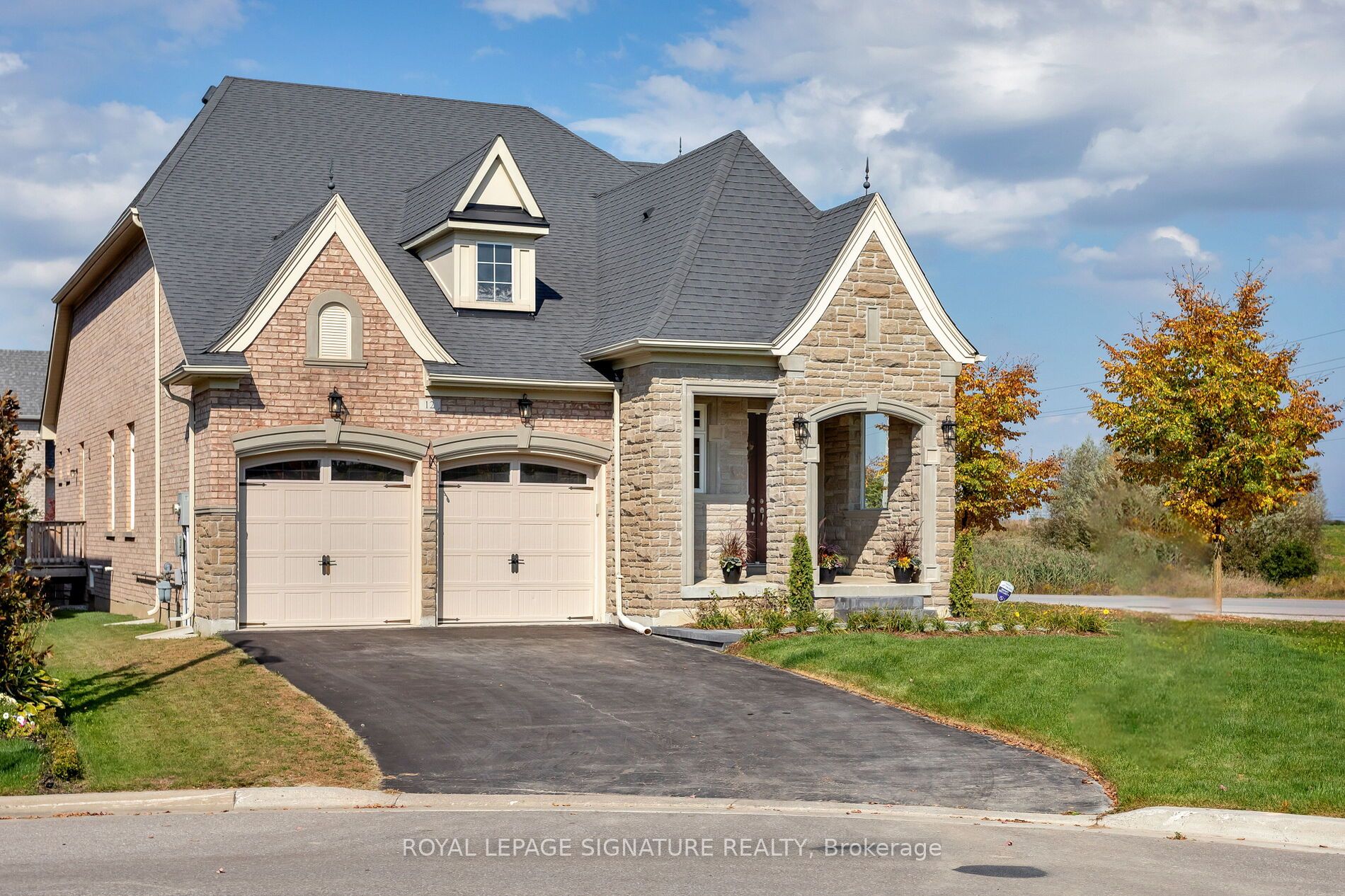 12 Valley Point Crescent