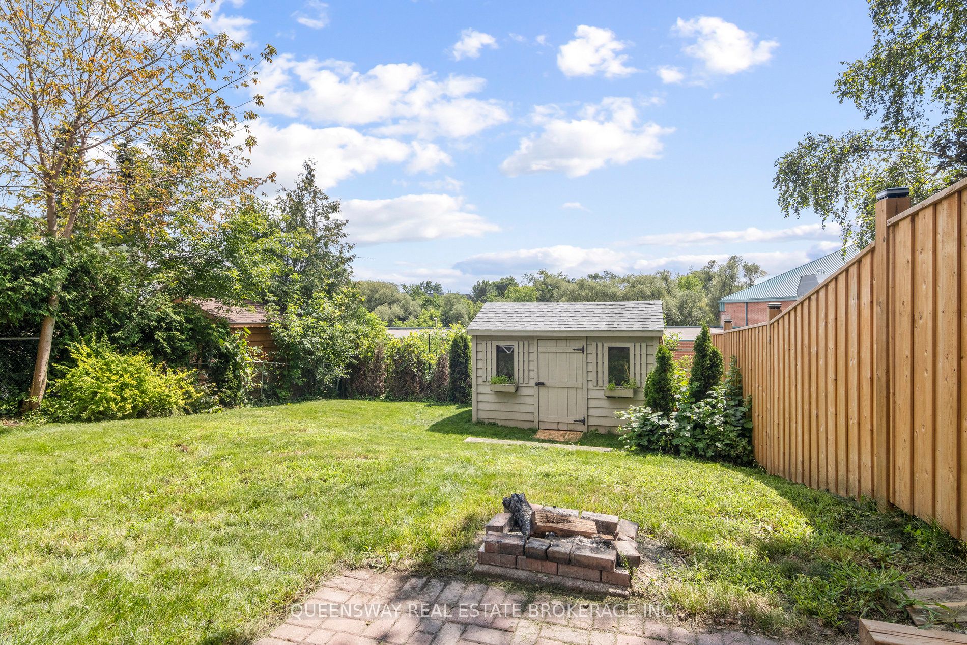 25 Jasper Dr