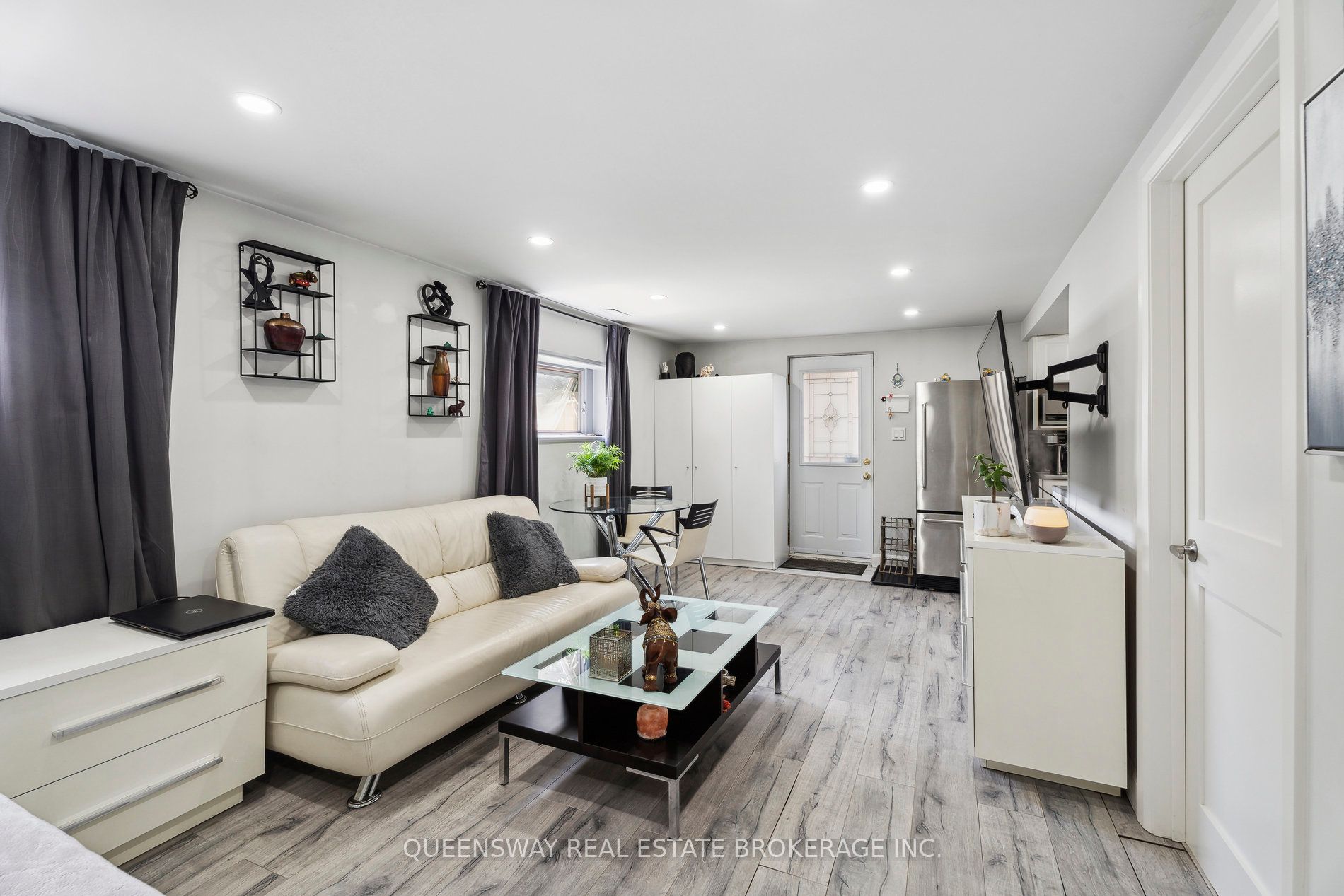 25 Jasper Dr