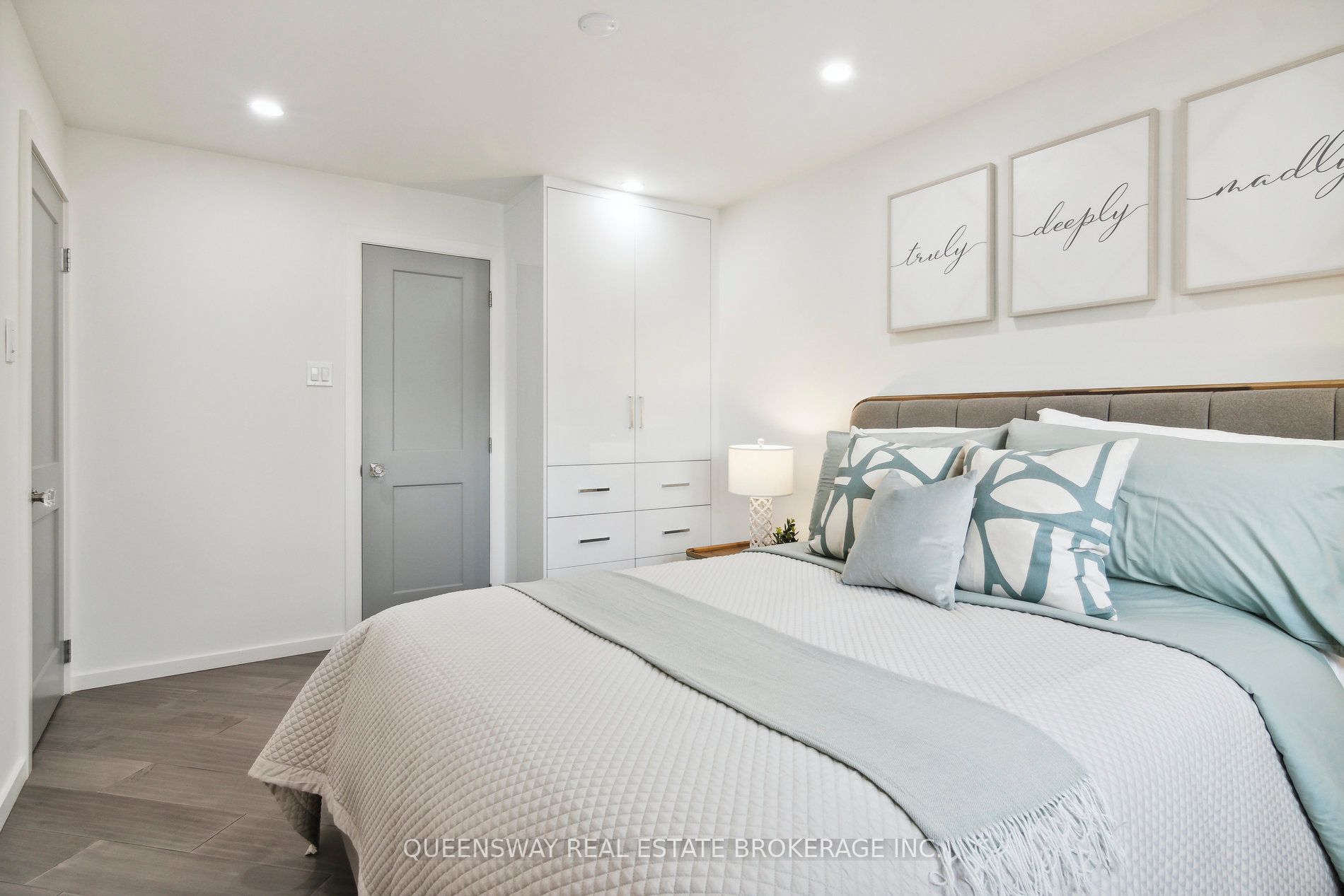 25 Jasper Dr