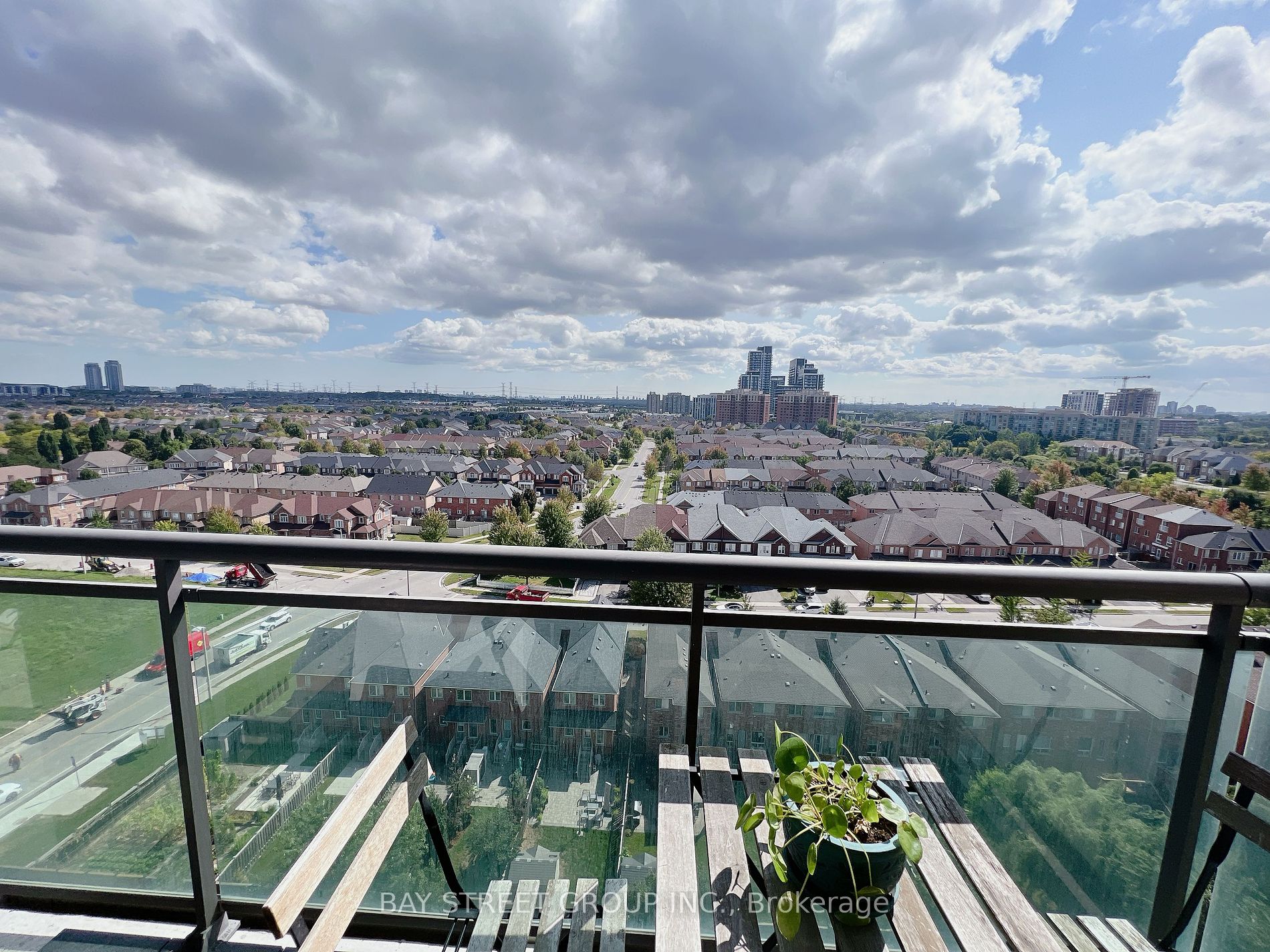 310 Red Maple Rd, #1214