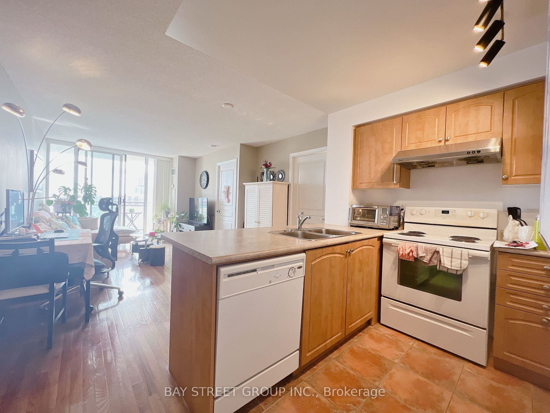310 Red Maple Rd, #1214